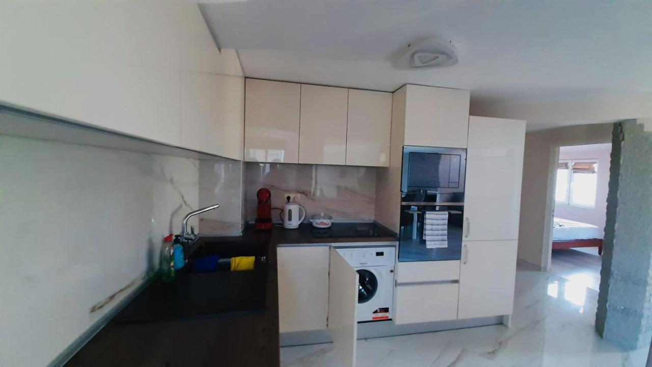 Centrally Located Apartment In Варна Экстерьер фото