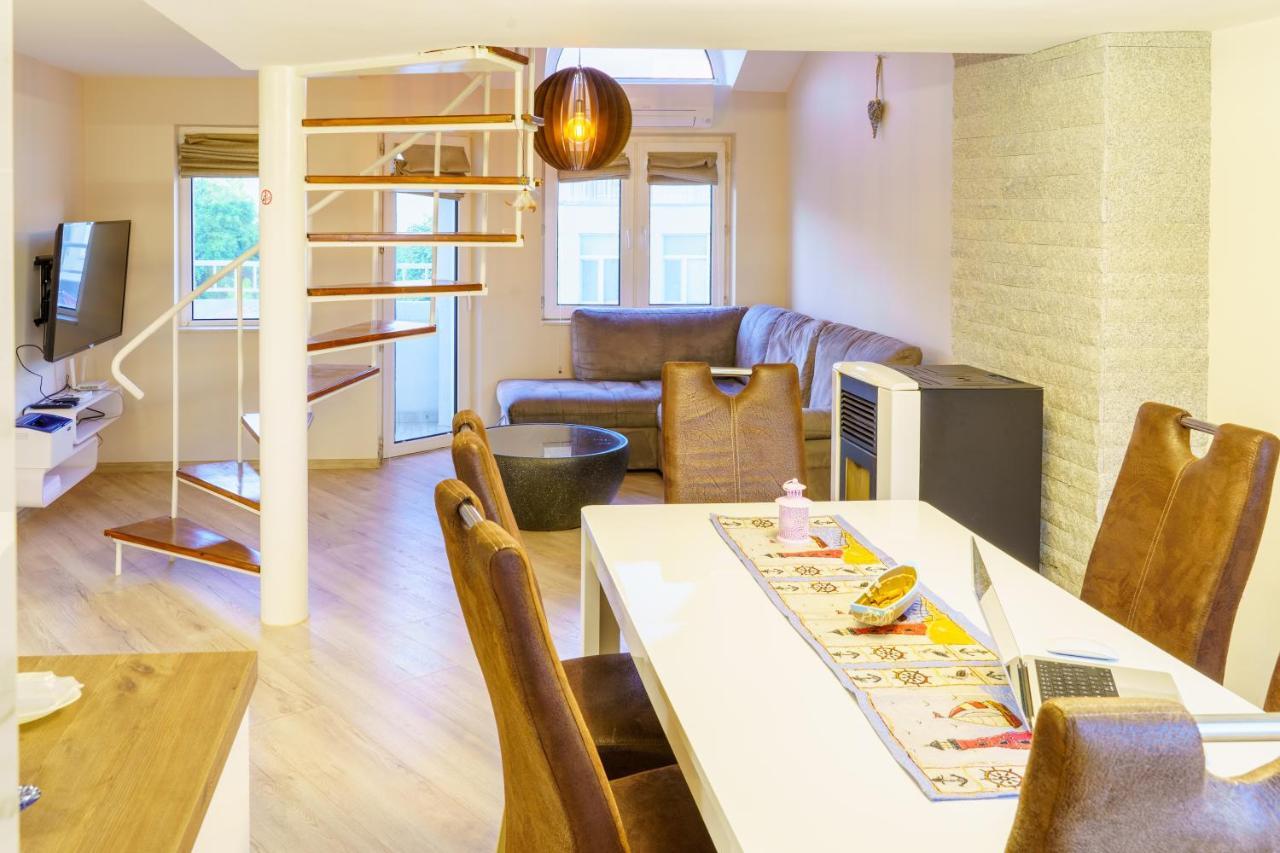 Centrally Located Apartment In Варна Экстерьер фото