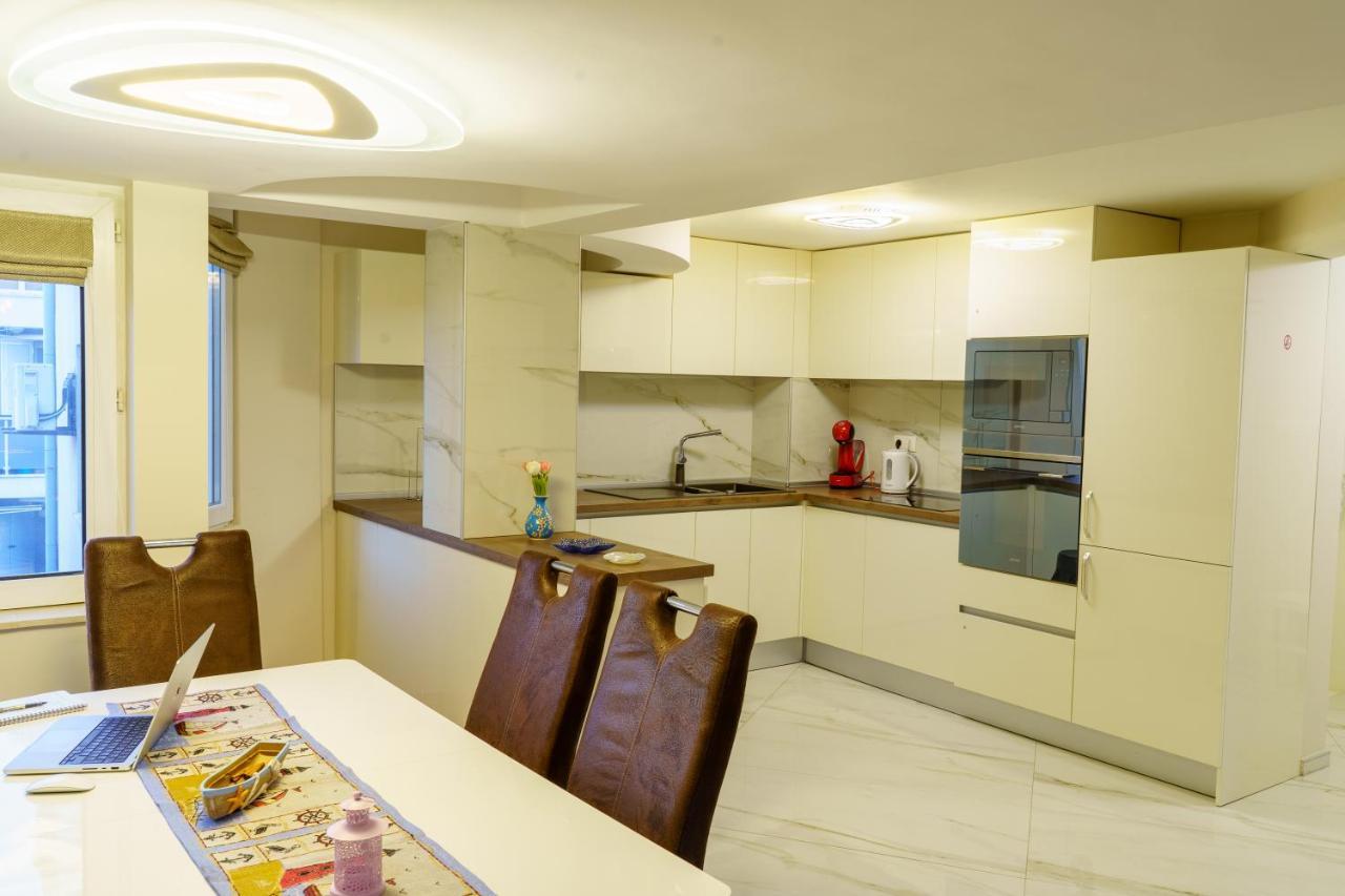 Centrally Located Apartment In Варна Экстерьер фото