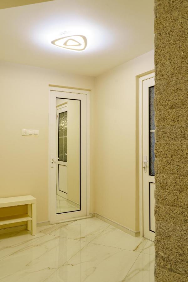 Centrally Located Apartment In Варна Экстерьер фото